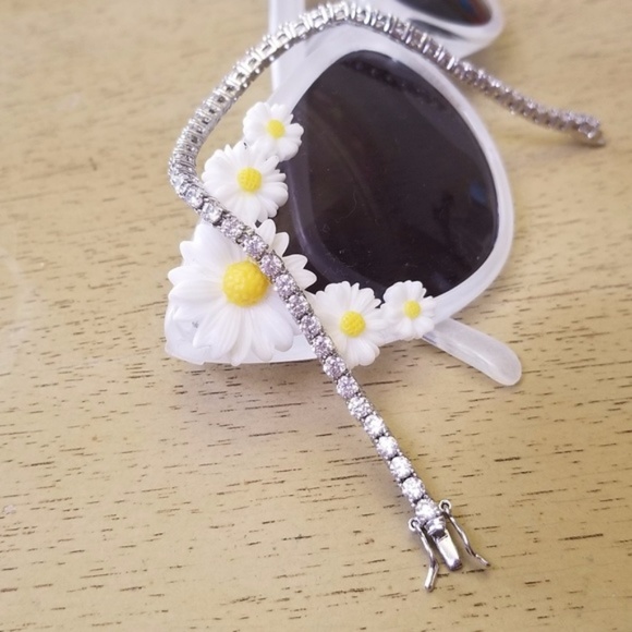 18k Swarovski Tennis Bracelet - Picture 6 of 8